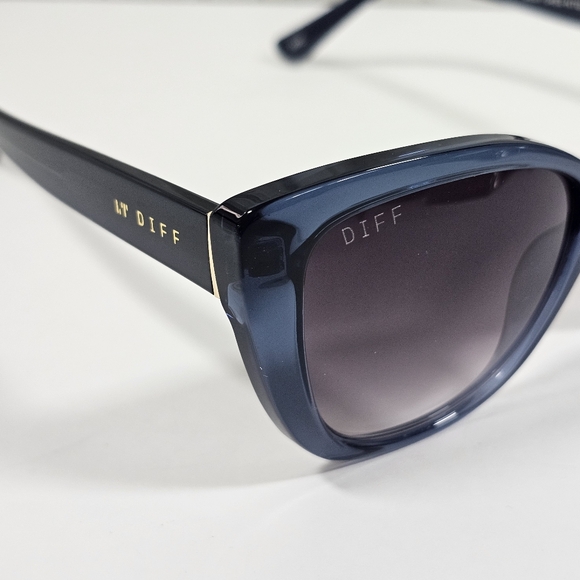 NEW DIFF oversized classic sunglasses 100% uv designer charity eyewear - Picture 3 of 4